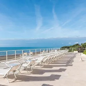 Alta La Vista 3*, Marina di Castagneto Carducci Italië